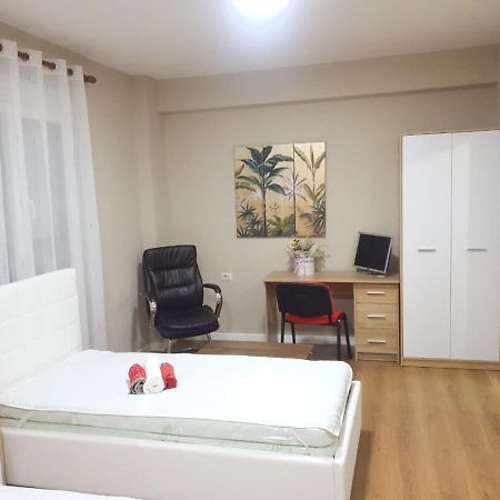 Lovely Apartment On Tirana City Center ติรานา ภายนอก รูปภาพ
