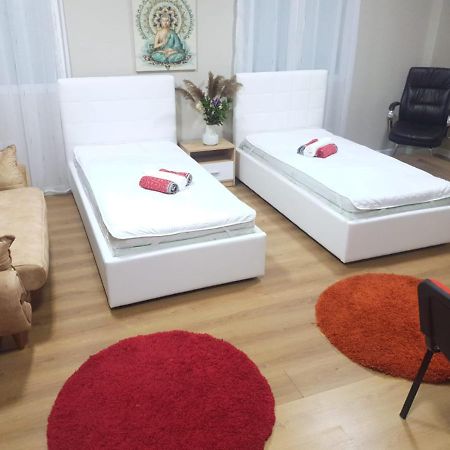 Lovely Apartment On Tirana City Center ติรานา ภายนอก รูปภาพ