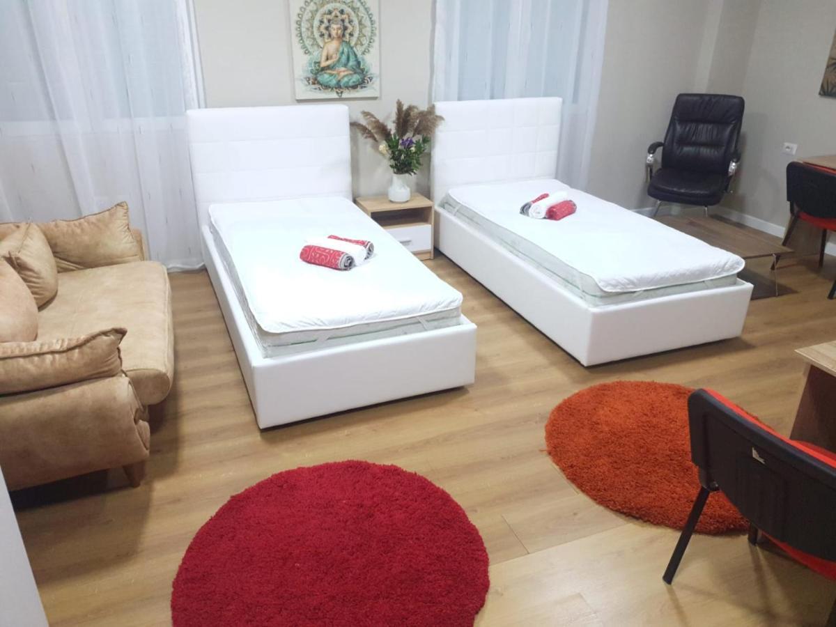 Lovely Apartment On Tirana City Center ติรานา ภายนอก รูปภาพ
